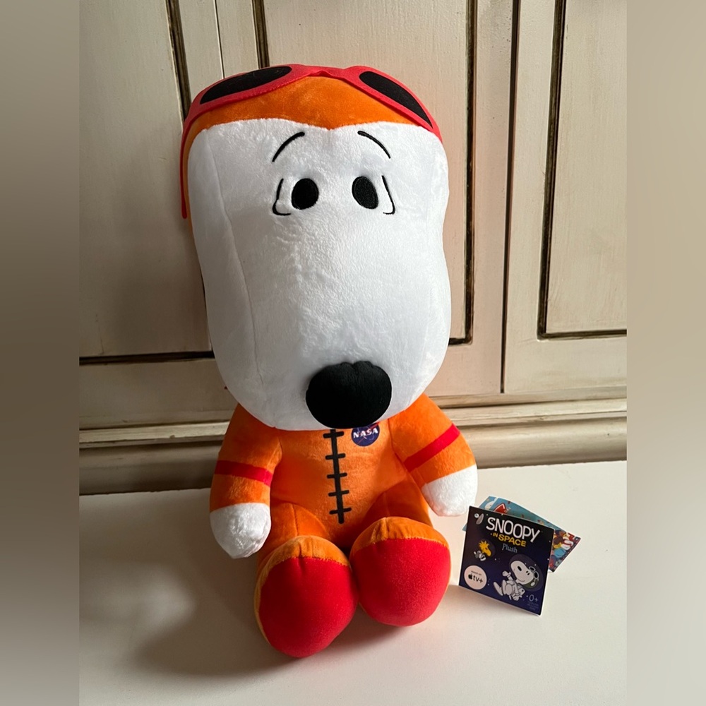 NWT 2022 Snoopy In Space Plush Astronaut NASA Peanuts Macyβs Thanksgiving Parade